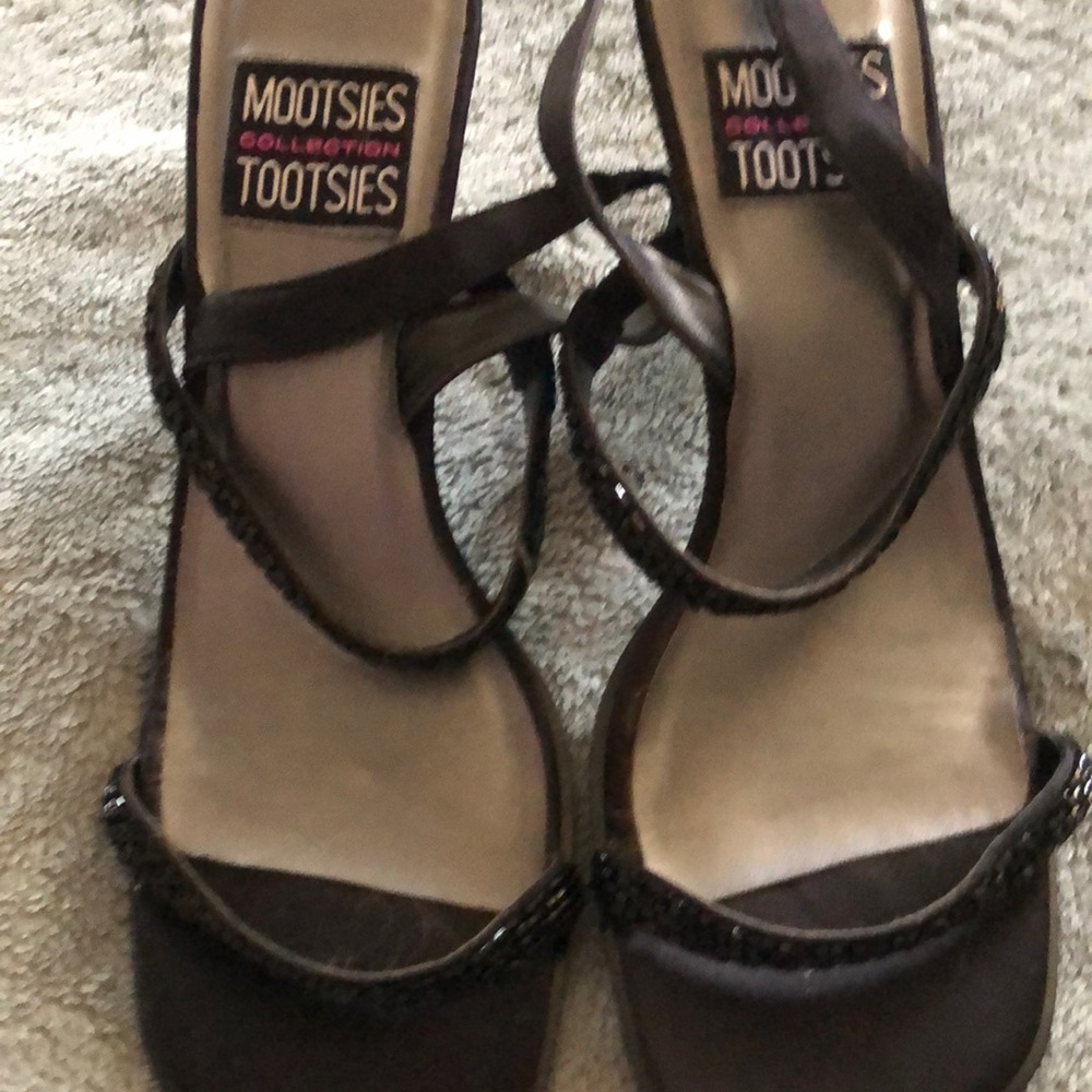 Mootsies Tootsies Black Sandals with Ankle Strap